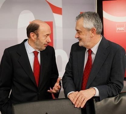Rubalcaba y Griñán descartan que los ERE afecten judicialmente al PSOE.