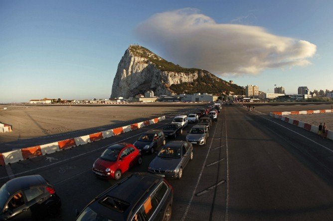 Colas a la salida de Gibraltar.