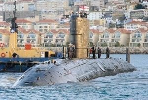 El submarino nuclear Tireless a su llegada a Gibraltar.