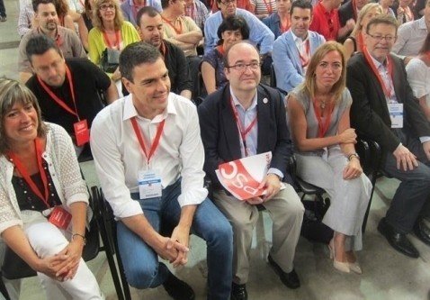 Pedro Sánchez y Pedro Sánchez junto a Miquel Iceta.