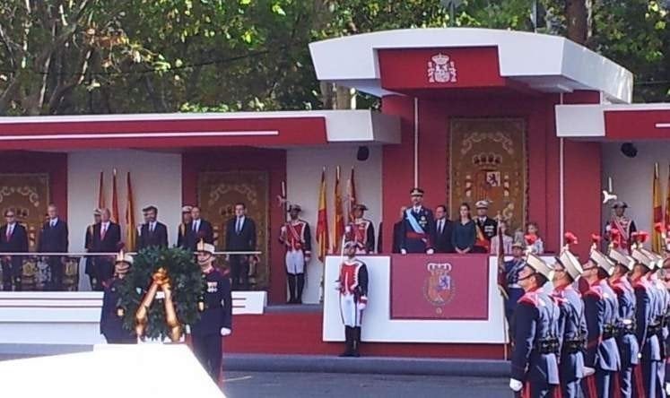 El rey Felipe VI preside su primer desfile del 12 de Octubre.