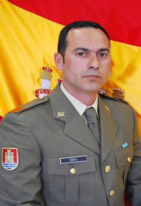 El cadáver del cabo Soria llegó ayer a la base aérea de Morón de la Frontera (Sevilla).