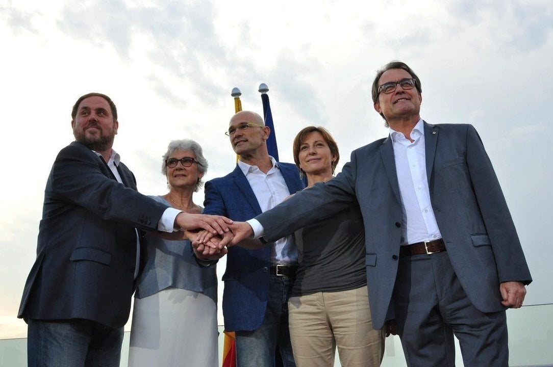 Artur Mas, Oriol Junqueras y otros candidatos de la lista "Junts pel Sí".