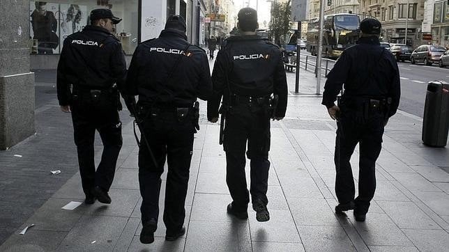Policías nacionales en el centro de Madrid.