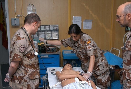 Personal militar sanitario del hospital Role 2 de Herat, Afganistán.