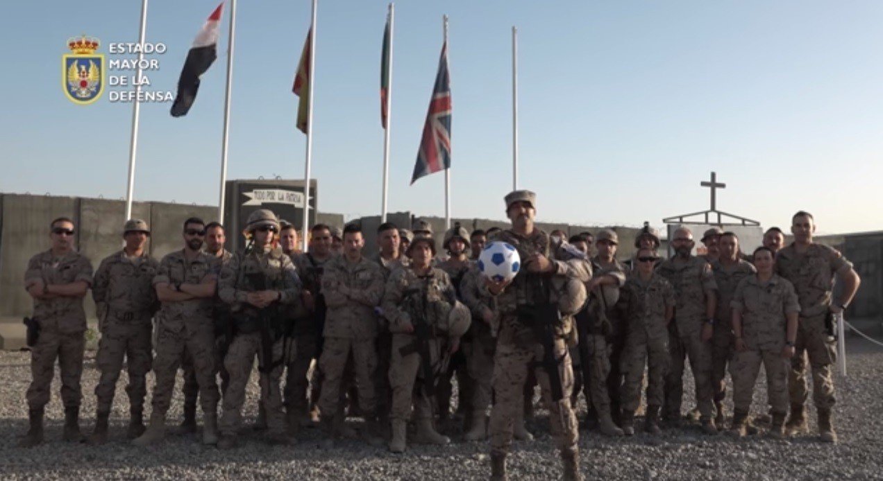 Militares españoles en Irak, en un fotograma del vídeo del EMAD.