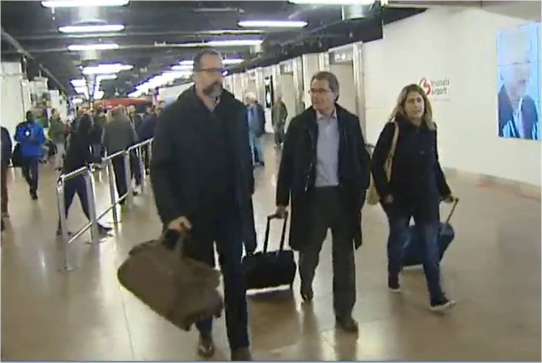 Artur Mas y Marta Pascal llegan a Bruselas el pasado 10 de noviembre.