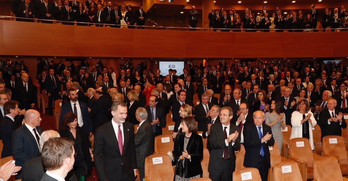 Felipe VI, en la entrega del Premio “Reino de España a la Trayectoria Empresarial” a Mariano Puig.