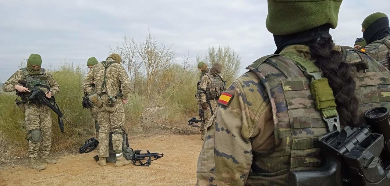 Ucranianos recibiendo formación militar en Toledo (Foto: Europa Press).