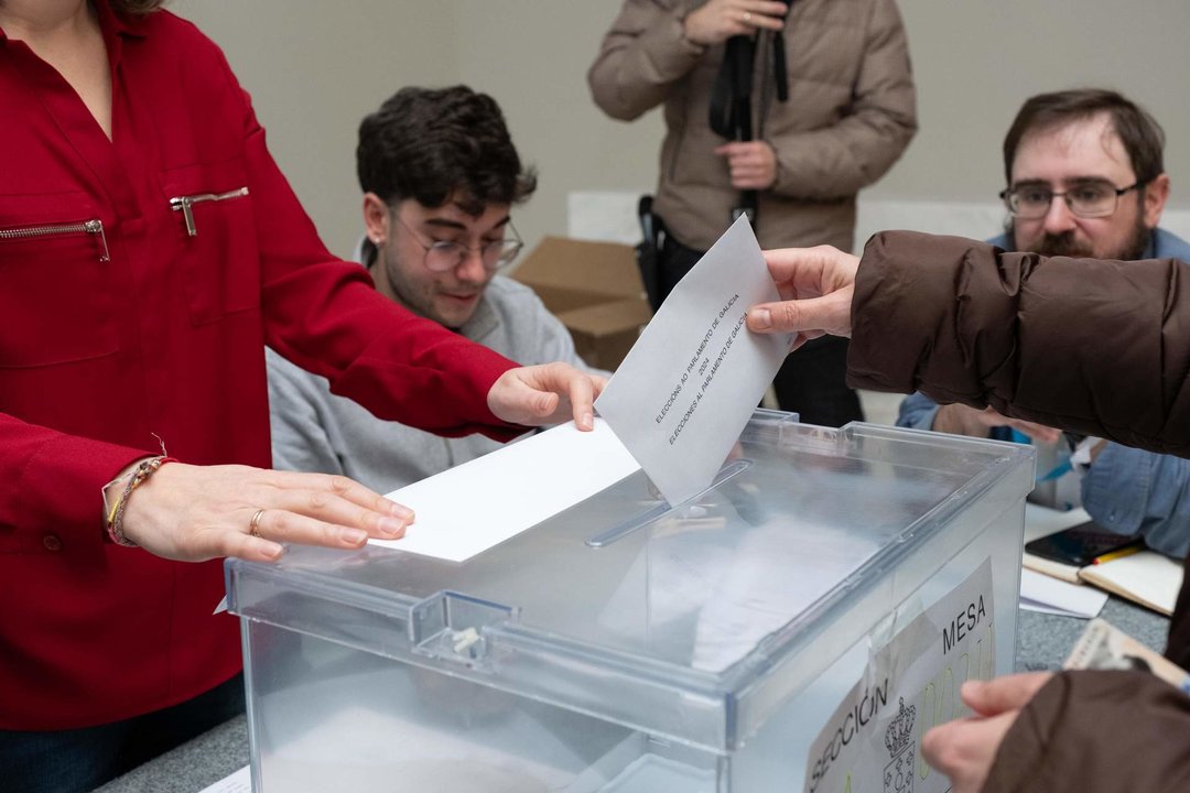 Elecciones al Parlamento de Galicia celebradas el 18 de febrero de 2024 (Foto: César Arxina / Europa Press).