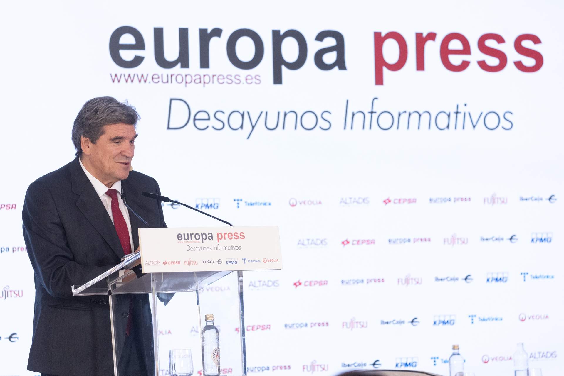 El ministro para la Transformación Digital y de la Función Pública, José Luis Escrivá, durante un desayuno informativo de Europa Press, en el hotel Rosewood Villa Magna, a 12 de abril de 2024, en Madrid.