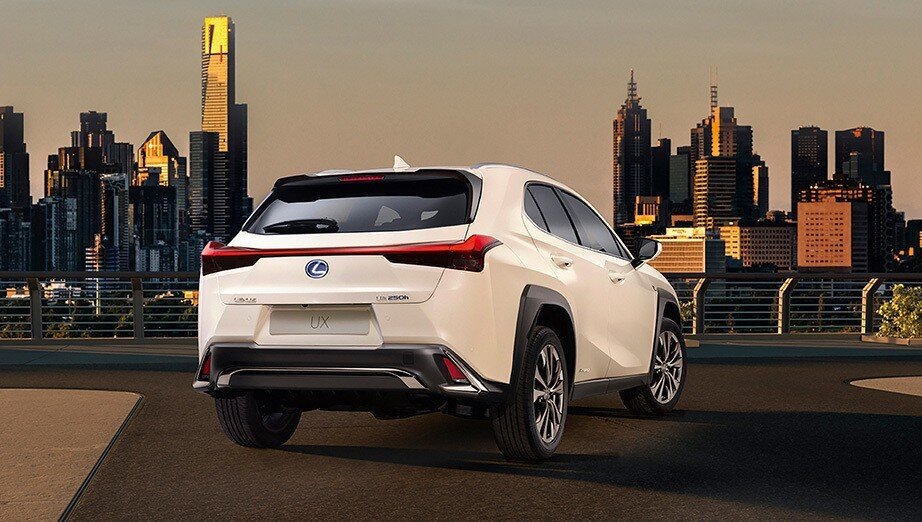 Lexus UX 250h y RC 300h