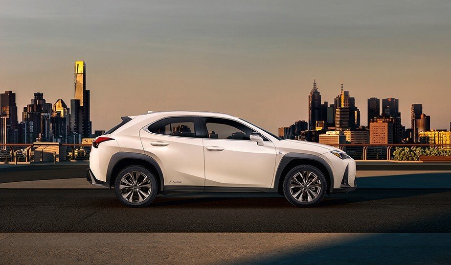 Lexus UX 250h y RC 300h