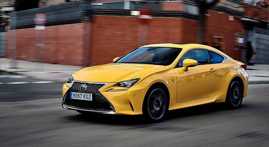 Lexus UX 250h y RC 300h