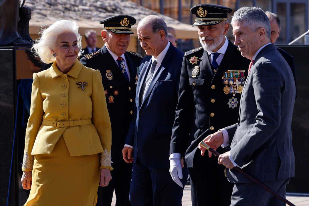 (I-D) La empresaria Hortensia Mar&iacute;a Herrero Chac&oacute;n; el director adjunto operativo de la Polic&iacute;a Nacional, Jos&eacute; &Aacute;ngel Gonz&aacute;lez; el director general de la Polic&iacute;a, Francisco Pardo; el jefe superior de Polic&iacute;a de la Comunitat Valenciana, Carlos Gajero; y el ministro del Interior, Fernando Grande-Marlaska. Rober Solsona / Europa Press