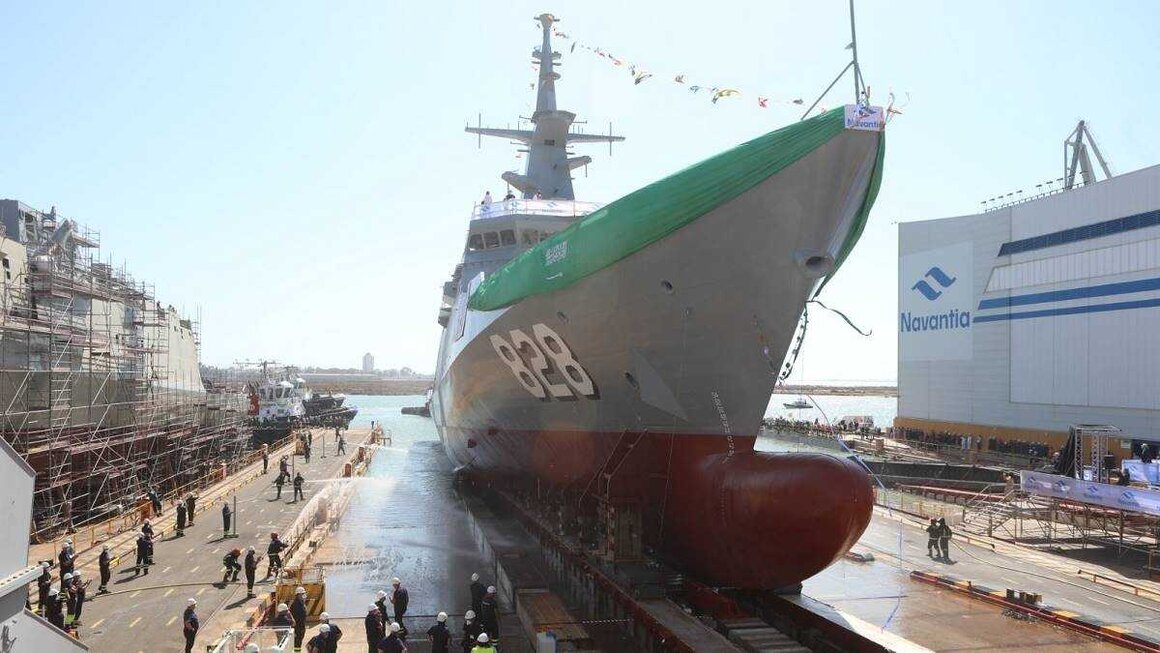 Un patrullero en el astillero de Navantia y destinado a Arabia Saud&iacute; (Foto: Navantia).