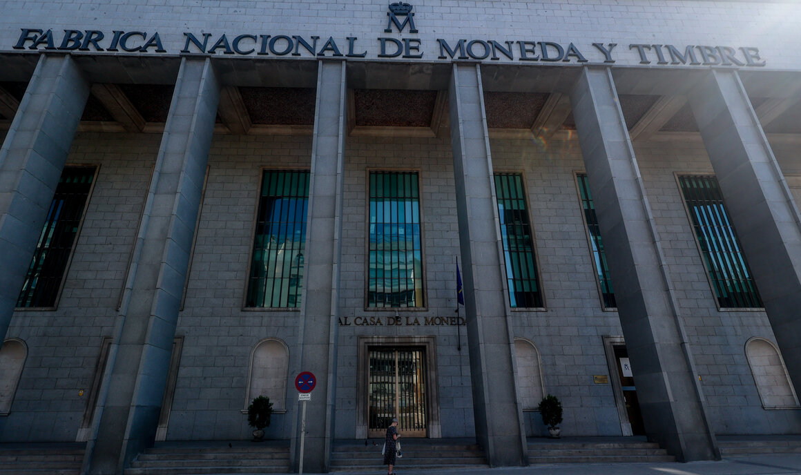 Fachada de la F&aacute;brica Nacional de Moneda y Timbre. Ricardo Rubio / Europa Press