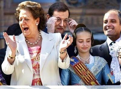 Rita Barber&aacute;, Mariano Rajoy y Francisco Camps, durante la masclet&aacute;.