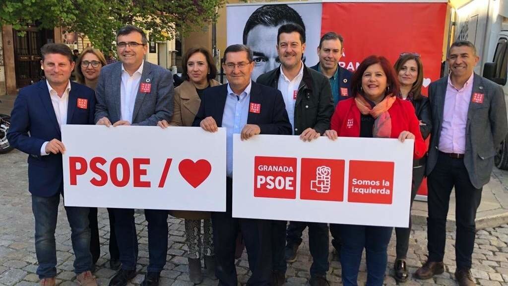 El secretario general del PSOE de Granada, Pepe Entrena, durante un acto en la campa&ntilde;a del 28 de abril.
