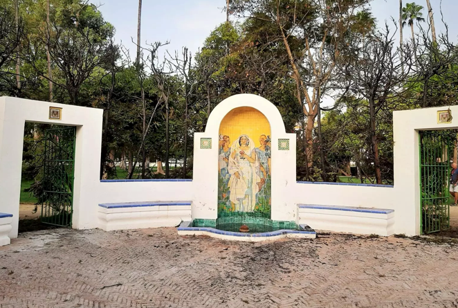 Archivo - La lorieta Ofelia Nieto del Parque de Mar&iacute;a Luisa ya fue arreglada tras un incendio. 