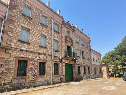 Casa cuartel de la Guardia Civil en Sig&uuml;enza.