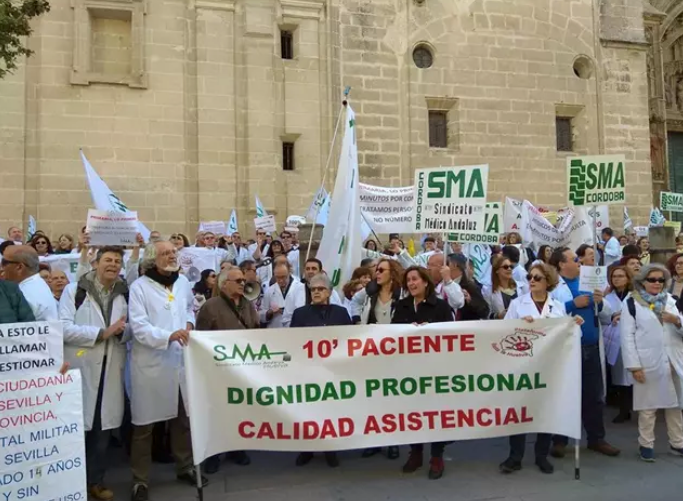Archivo - El Sindicato M&eacute;dico Andaluz retoma las movilizaciones.