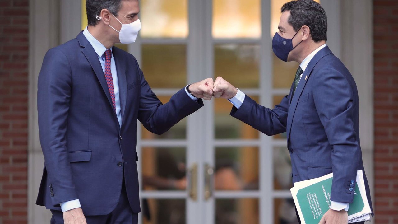 Juan Manuel Moreno visita La Moncloa y se entrevista con Pedro S&aacute;nchez.