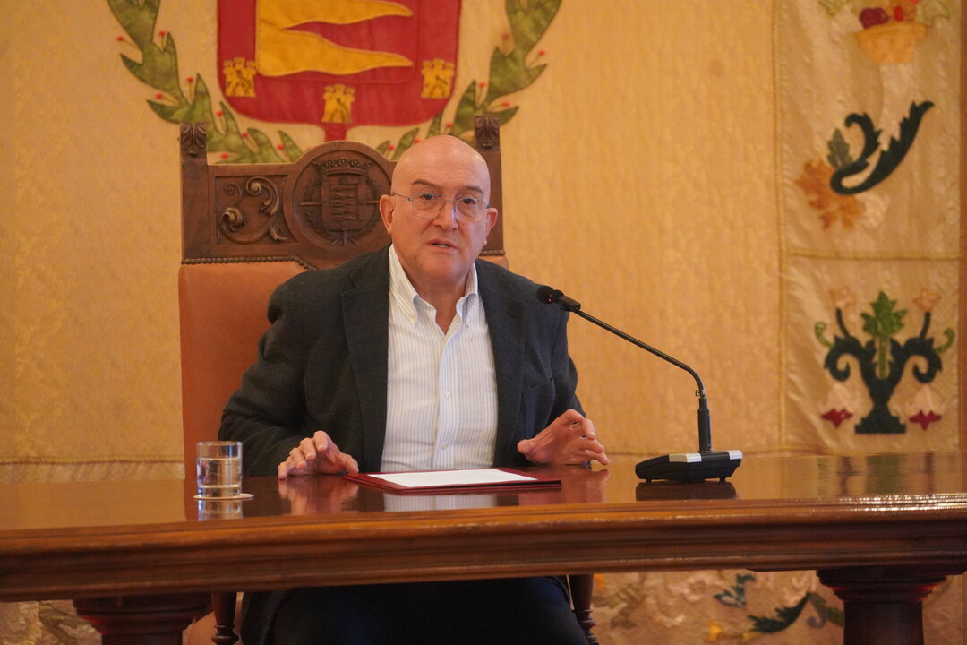 El alcalde desglosa los proyectos que se podr&iacute;an acometer en la ciudad si se aplazase la aportaci&oacute;n de 11 millones de euros a la Sociedad Valladolid Alta Velocidad 