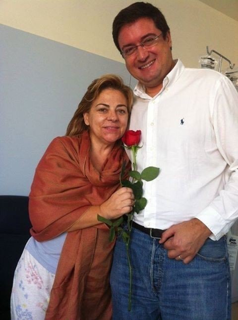Elena Valenciano con Óscar López en el hospital.