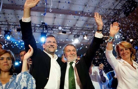 Mariano Rajoy y Mayor Oreja.