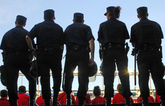 Policías en el País Vasco.