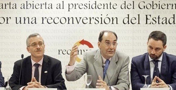 Ortega Lara, Vidal-Quadras y Santiago Abascal en una conferencia de 'Reconversión'.