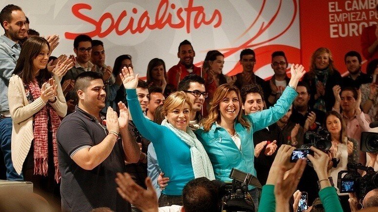 Elena Valenciano y Susana D&iacute;az en el mitin del pasado domingo.