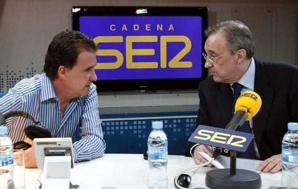 José Ramón de la Morena entrevista a Florentino Pérez en el estudio de la SER.