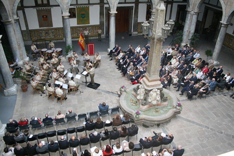 Unidad de Música de la Inspección General del Ejérctio de Barcelona durante un concierto.