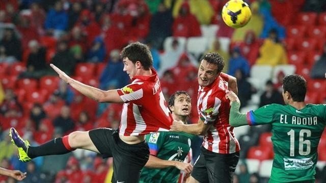 Athletic de Bilbao enfrentándose al Levante.