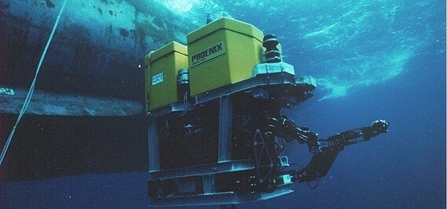 Robot ROV Remora durante su inmersión.