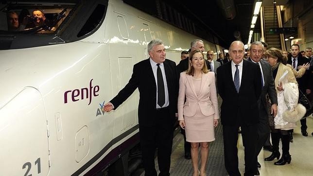 Ana Pastor en la inauguración del tren de alta velocidad Barcelona-París.