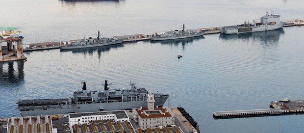 Buques militares del Reino Unido en el puerto de Gibraltar.