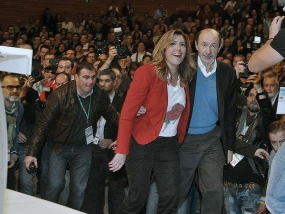 Susana Díaz y Alfredo Pérez Rubalcaba en un mitin del PSOE.