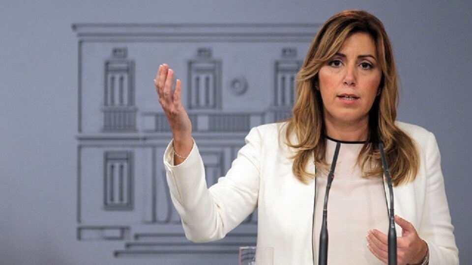 Susana D&iacute;az en La Moncloa tras una reuni&oacute;n con Rajoy.