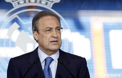Florentino P&eacute;rez en el palco del Bernab&eacute;u.