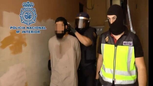 Im&aacute;nges de la detenci&oacute;n en Melilla de Said Mohamed, cabecilla de la red yihadista.