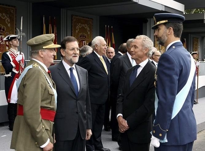 El rey don Juan Carlos, Rajoy, Morenés y el rey Felipe VI.
