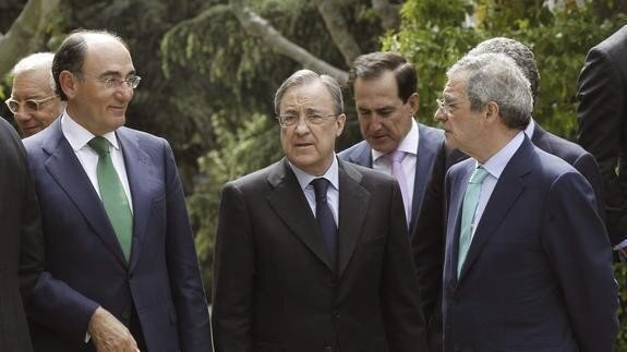 Florentino P&eacute;rez, C&eacute;sar Alierta y S&aacute;nchez Gal&aacute;n.
