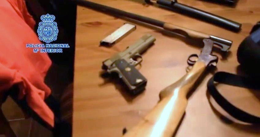 Algunas de las armas incautadas a la banda criminal rumana.