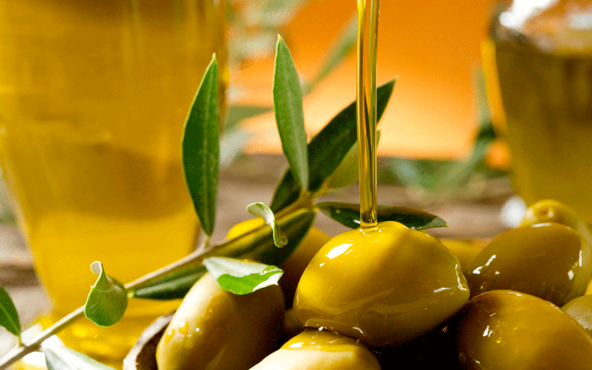 Aceitunas aliñadas con aceite de oliva virgen extra. 