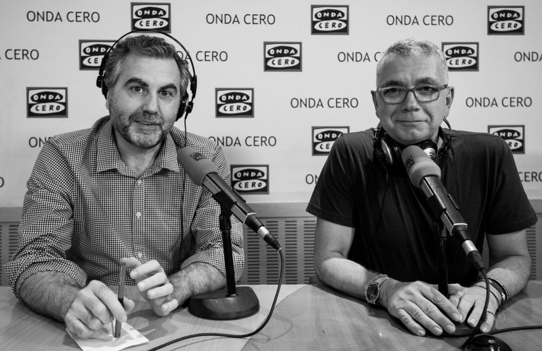 Carlos Alsina y Juan Ramón Lucas, dos micrófonos de oro para las mañanas de Onda Cero.