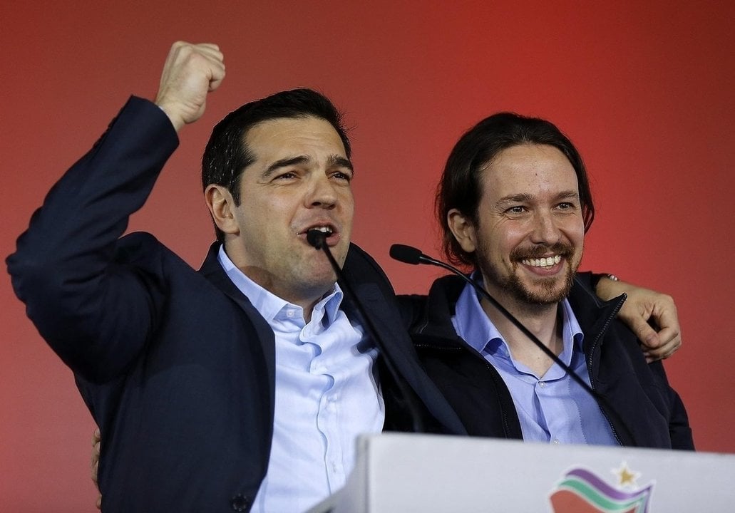 Alexis Tsipras y Pablo Iglesias en el acto central de campaña de Syriza en Atenas.