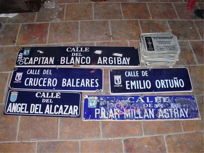 Placas de Madrid que han sido retiradas por grupos 'antifascistas' en los últimos años.